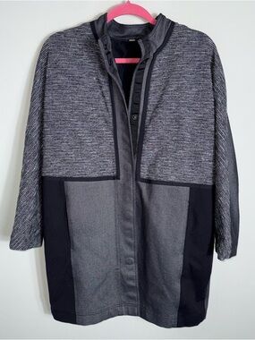 Lululemon Women's Cocoon Car Coat-Black Gray-Snap Front-Size Small